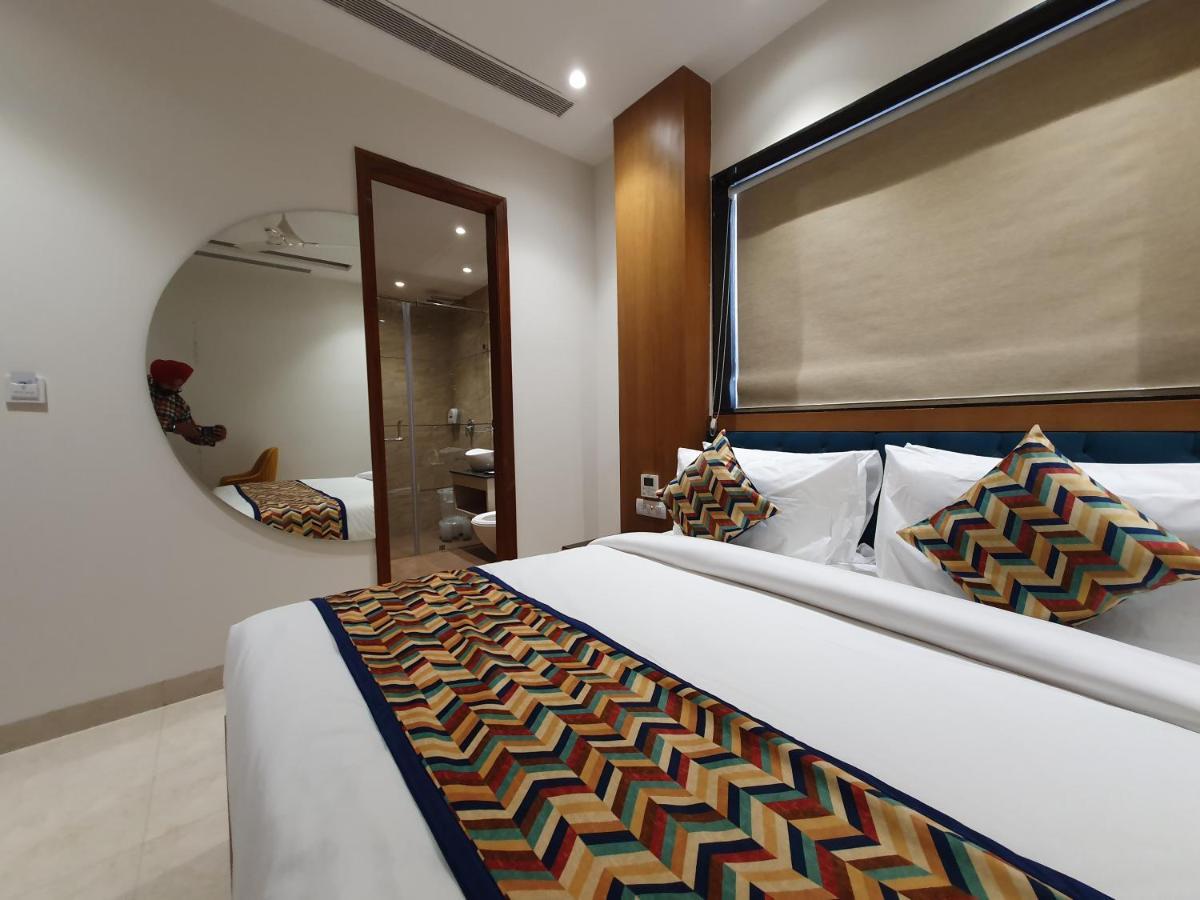 Hotel Classio Royale Амритсар Екстериор снимка